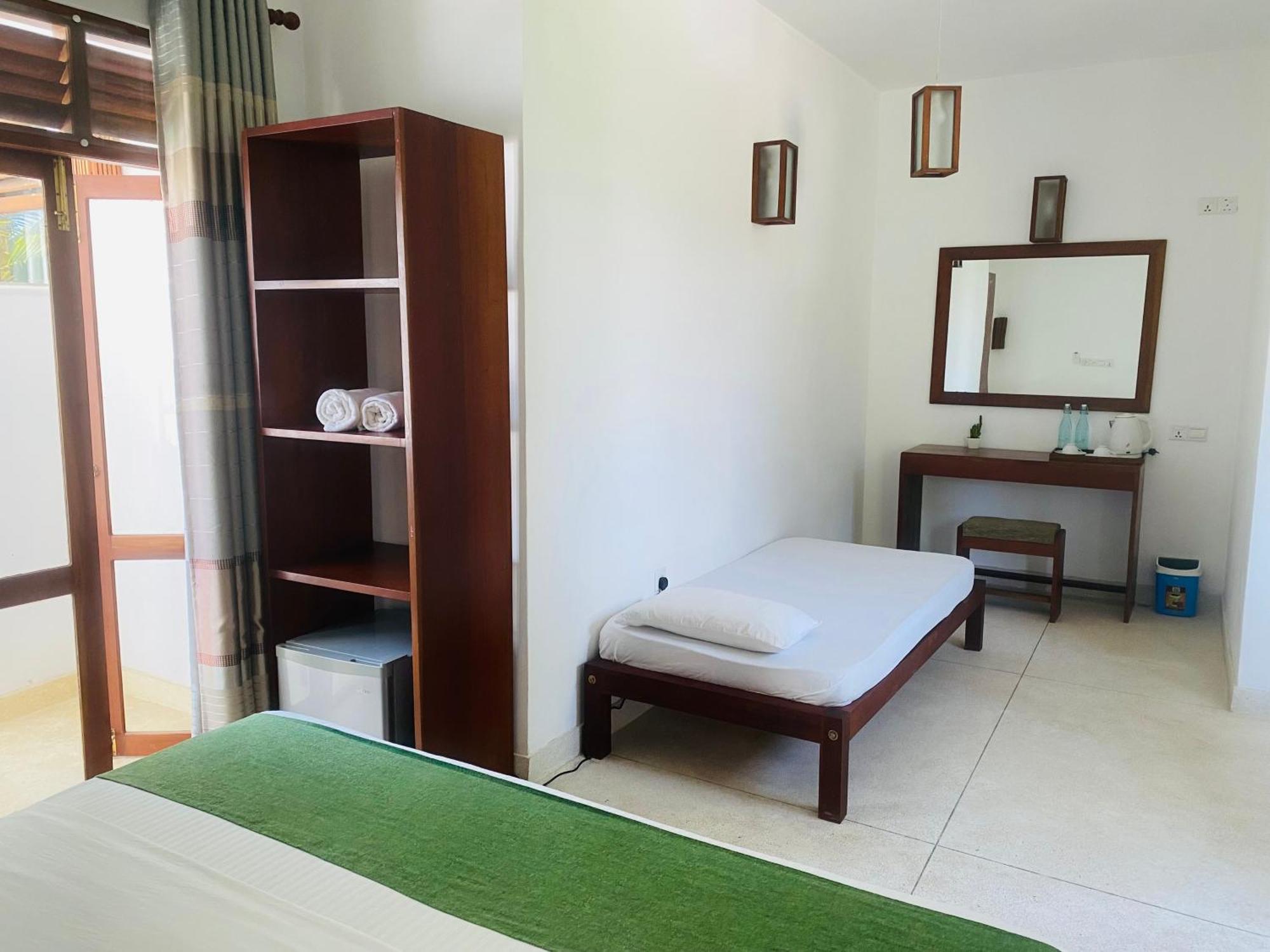 Hotel Bienvenido Cozy Madiha Matara Esterno foto